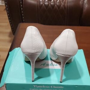 Fashion Nova White Croc-Embossed Pointed Stiletto Heels